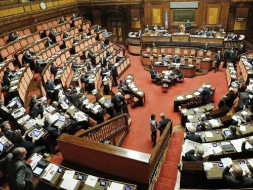 Diktat alla fronda Pd: riforme il 15 ottobre