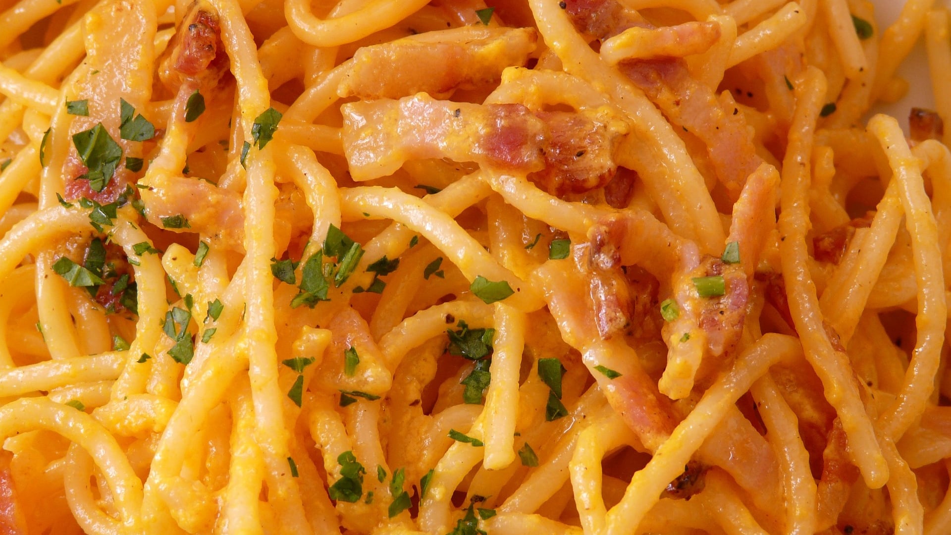 Carbonara, tradizione ma con giudizio. Guai a perdere la testa per un piatto