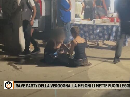 Droga, alcol e illegalità: le immagini del rave che smentiscono la sinistra