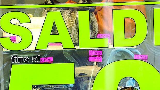 Regione verso l'ok: in Lombardia i saldi raddoppiano