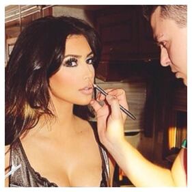 Kim Kardashian: 42 milioni di fan su Instagram e scatto hot 10