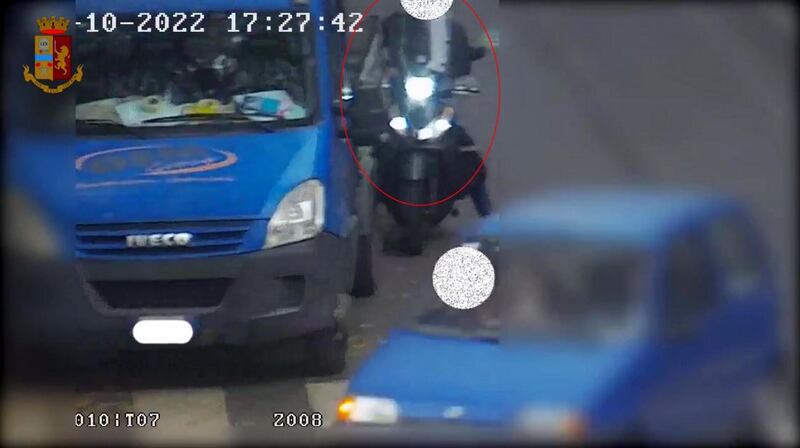 La polizia di Stato ha arrestato due trasfertisti 8