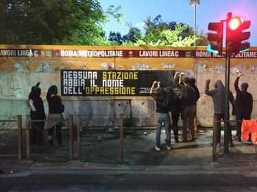 Il blitz anti razzista a Roma, vernice sulla statua del generale "colonialista" 3