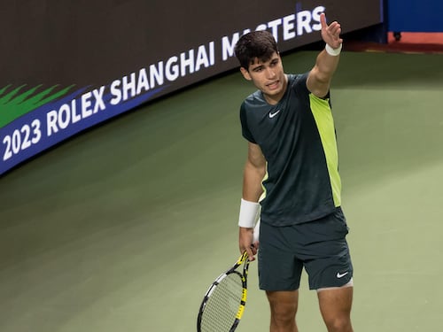 Atp Shangai, debacle di Alcaraz: lo spagnolo sconfitto in rimonta da Dimitrov