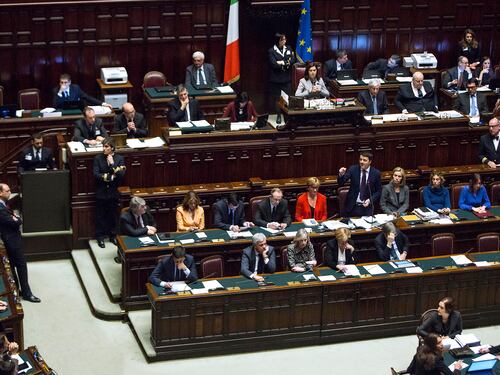 Renzi pone la fiducia sulle misure fiscali