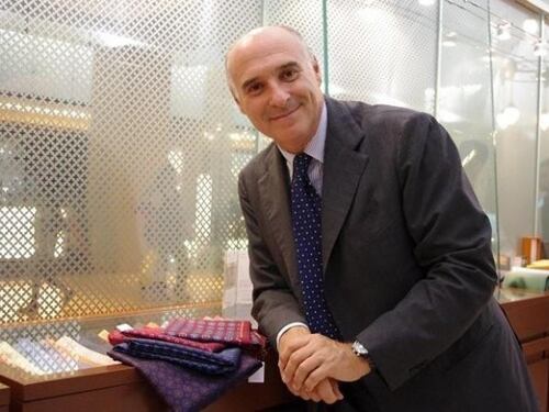 Cravatte "made in carcere": un laboratorio di "Marinella" per le detenute di Pozzuoli