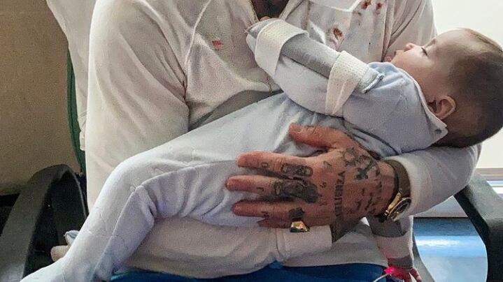 Operata la figlia di Gianluca Vacchi: "Non laveró la maglia sporca del suo sangue"