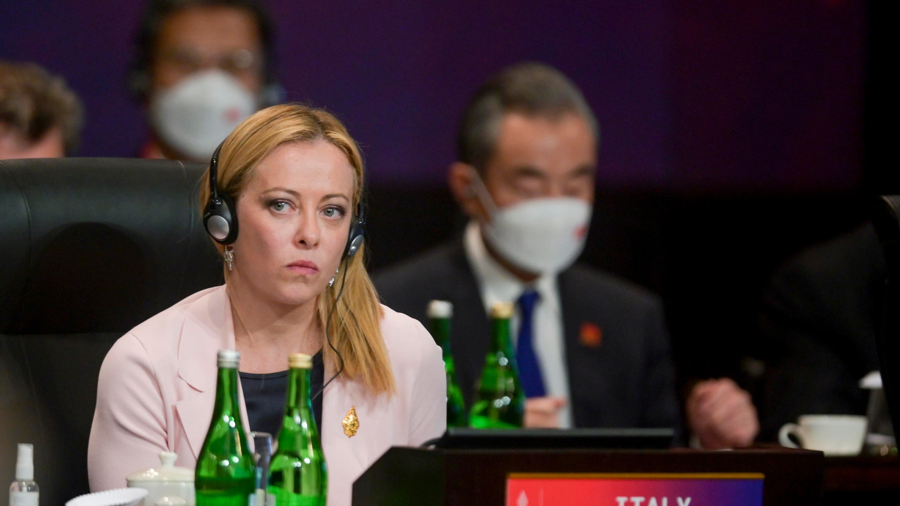 "Ecco cosa significa". Svelato il mistero sulla spilla di Giorgia Meloni