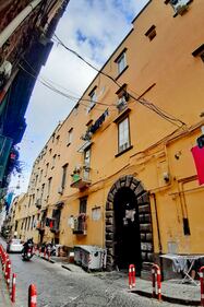 Napoli, occupano la casa di una novantenne abusivamente: ora la ristrutturano 4