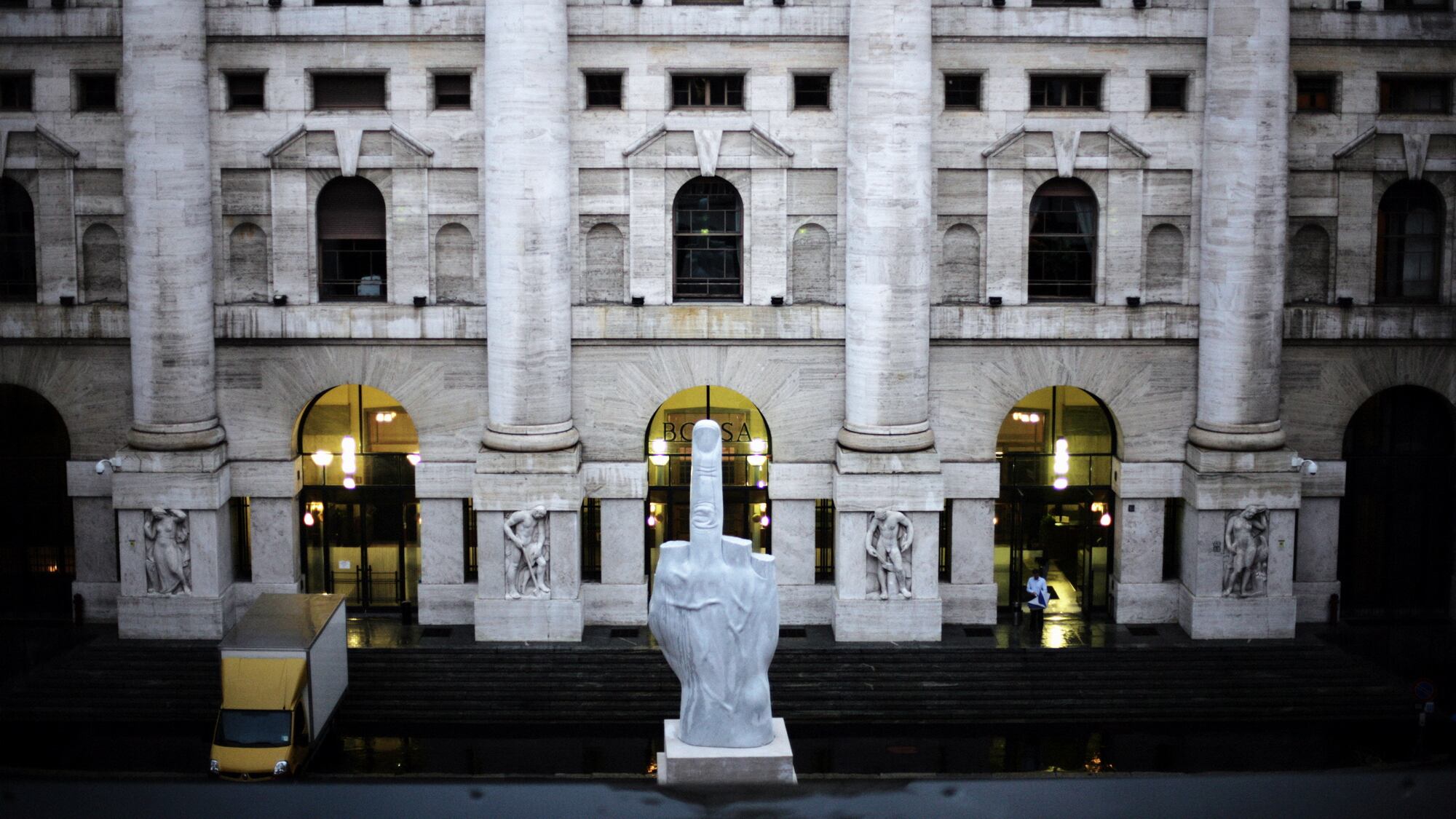 Le Borse si spaventano per la variante Delta. Milano affonda (-3,34%)