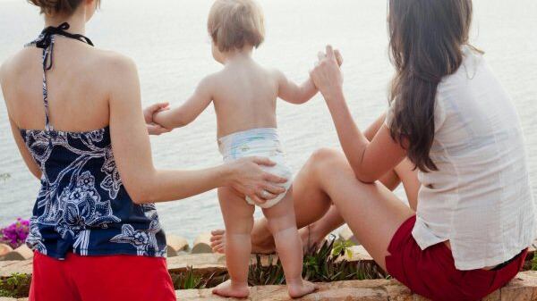 Mamme gay si contendono i figli, la svolta della Consulta