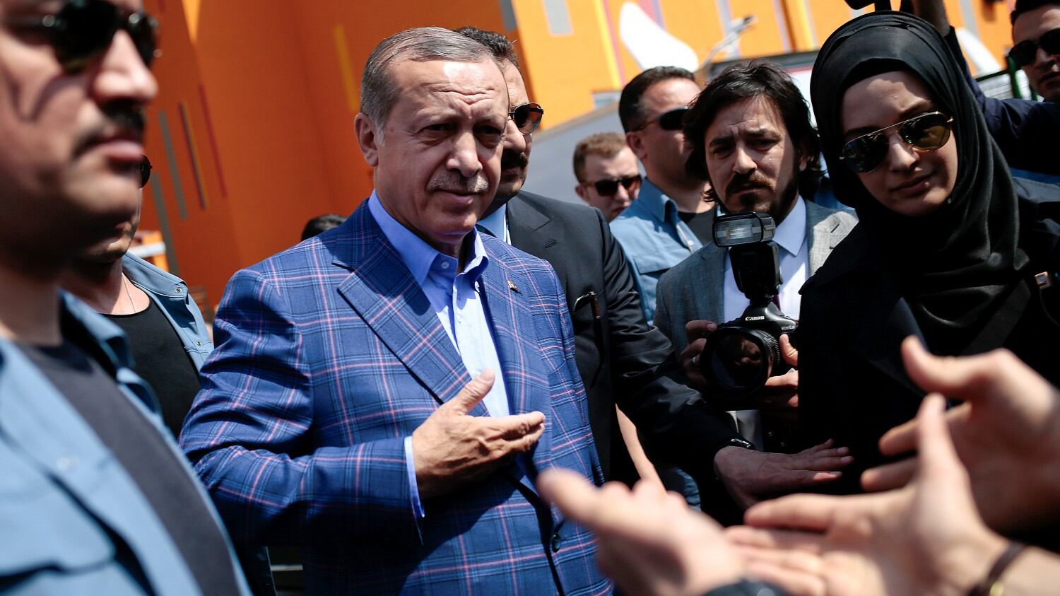 Turchia, l'opposizione insorge: "Brogli ai seggi, bisogna annullare il referendum"