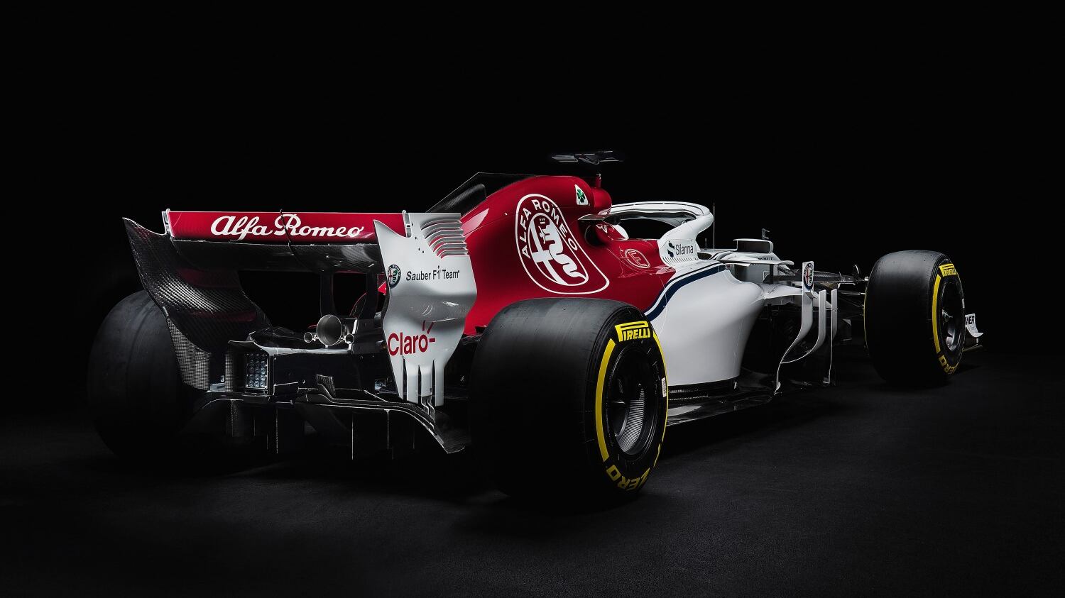 Formula Uno, l'Alfa Romeo Sauber toglie i veli: pronta per i test di Barcellona