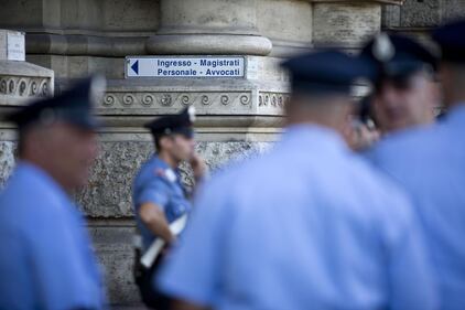 Cassazione, l'assedio dei media 5