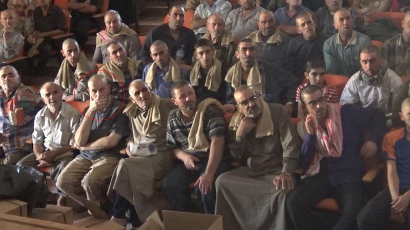 Siria, padre Murad è ancora in vita. Il sacerdote nelle immagini dell'Isis