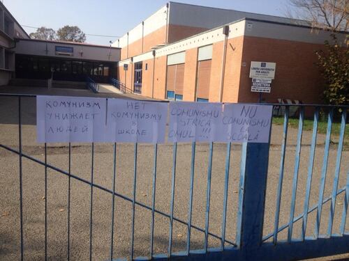I partigiani e la lezione di comunismo alle elementari