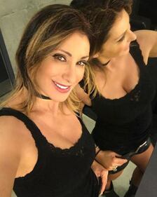 Sabrina Salerno, il bikini è esplosivo 11