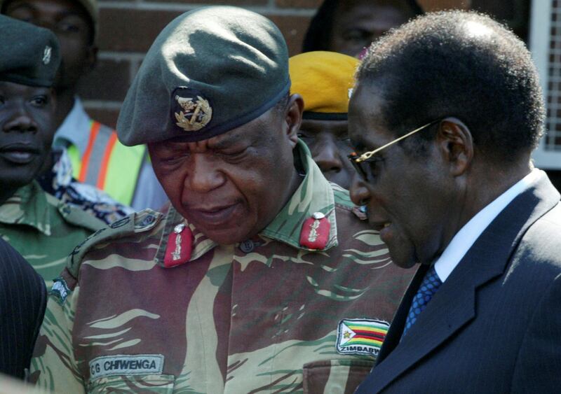 Carriarmati per le strade di Harare 4