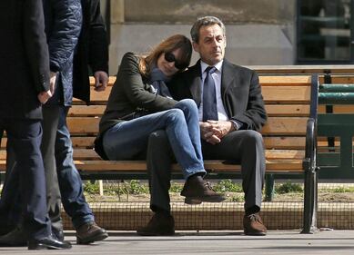 Carla Bruni, l'ex Prèmiere Dame sbarca su Instagram: foto 15