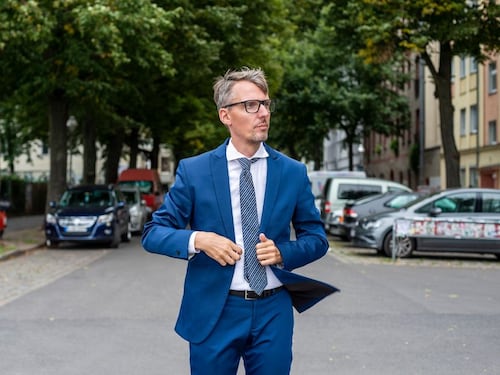 Il "professorino" Spd critica Meloni sui migranti: ma era contro i ricollocamenti