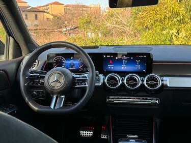 Mercedes GLB 2024: guarda la gallery del suv tedesco premium 17