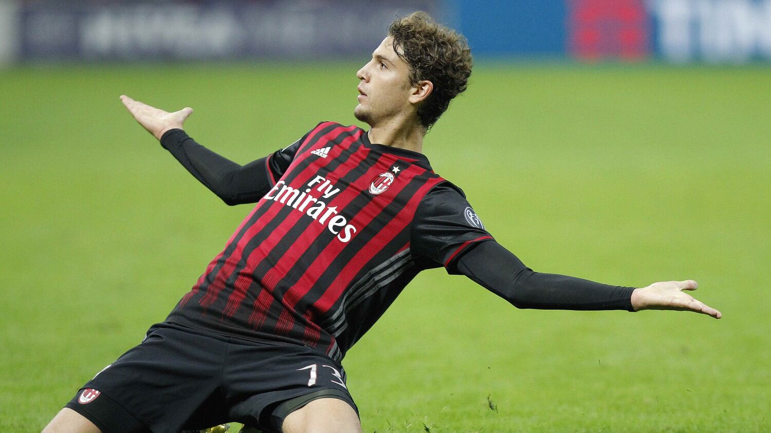 La Juve sogna lo sgarbo al Milan: pazza idea Locatelli