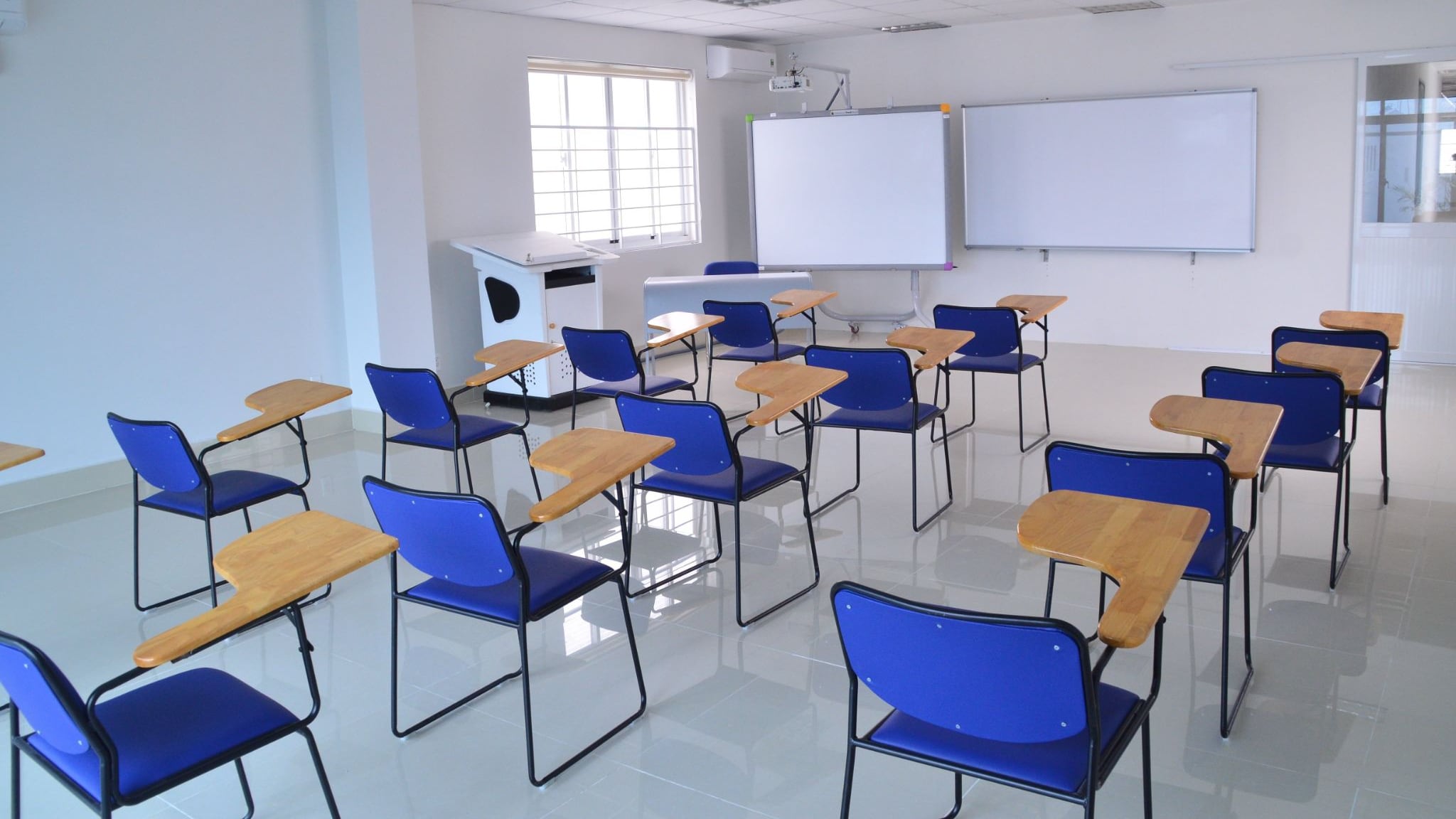 Se questa è scuola: 2 alunni italiani su 102