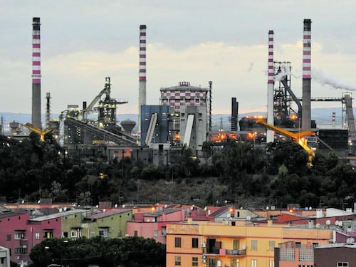 Ex Ilva, verso nuova gara da un miliardo. Lo Stato in società