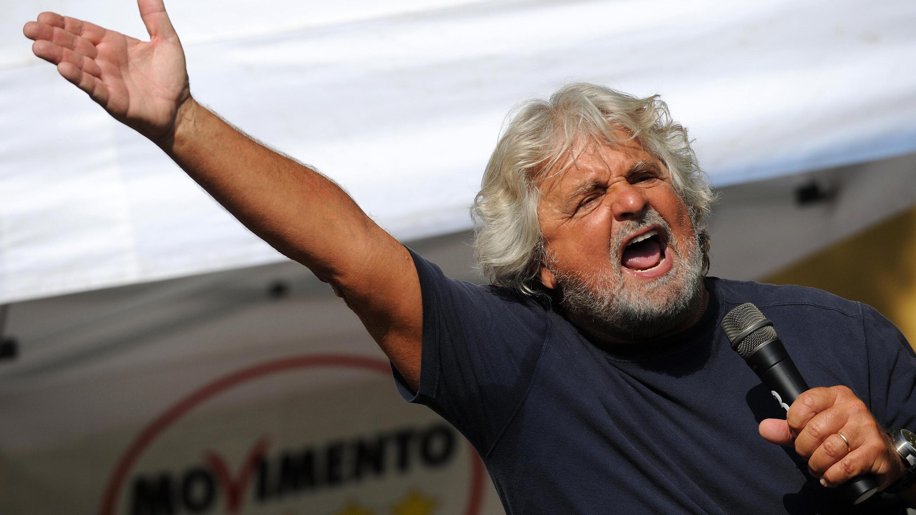 Grillo torna alla ribalta tv e detta le regole a Mentana