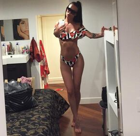 Antonella Mosetti, lato b hot in costume 23