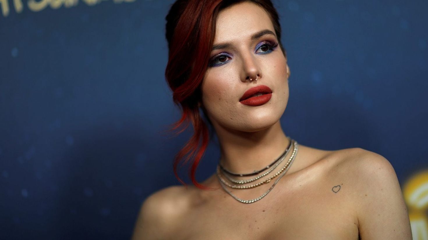 Ecco come Bella Thorne usa la birra