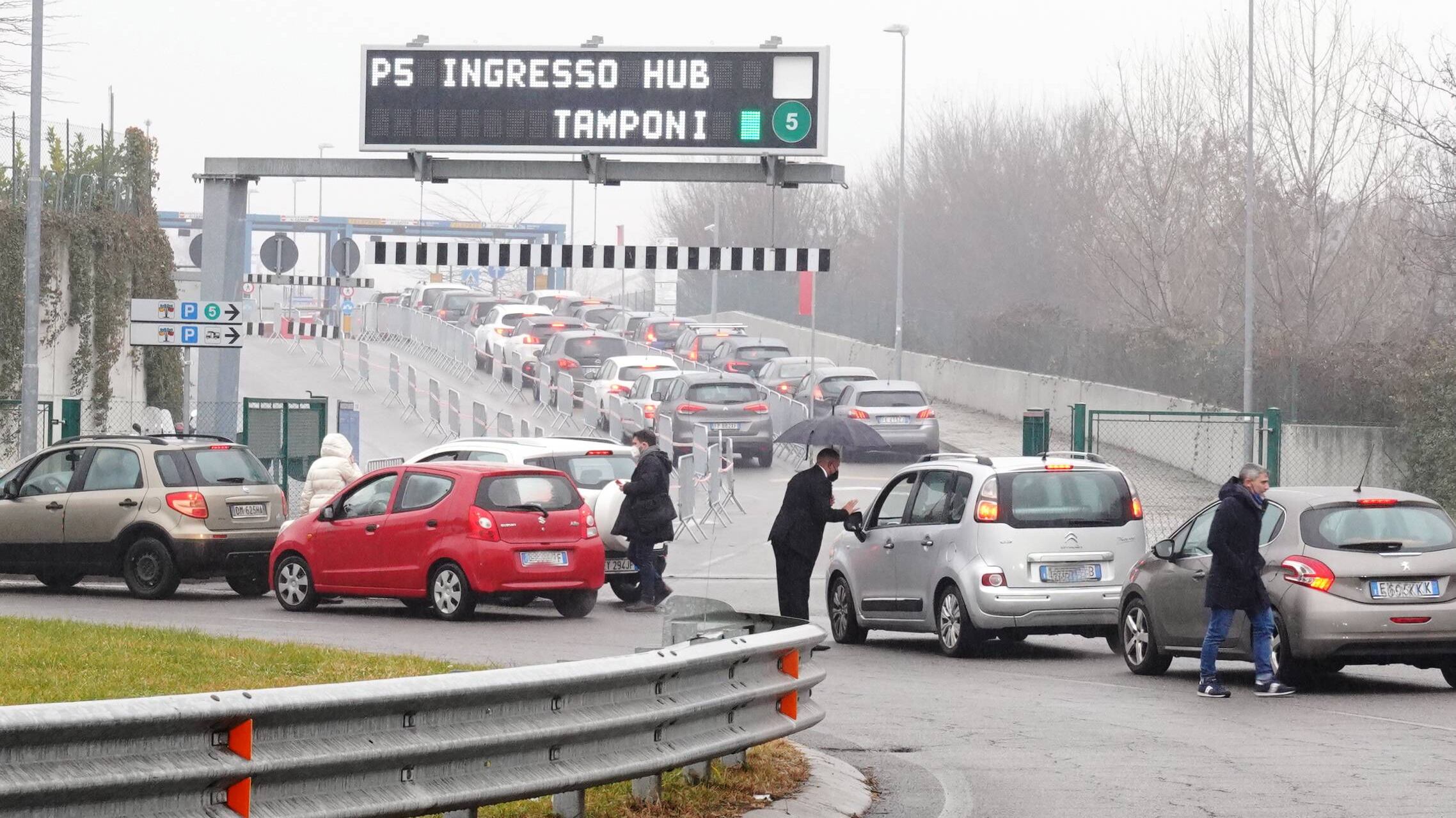 I nuovi orari dei tamponi. Cosa cambia a Milano