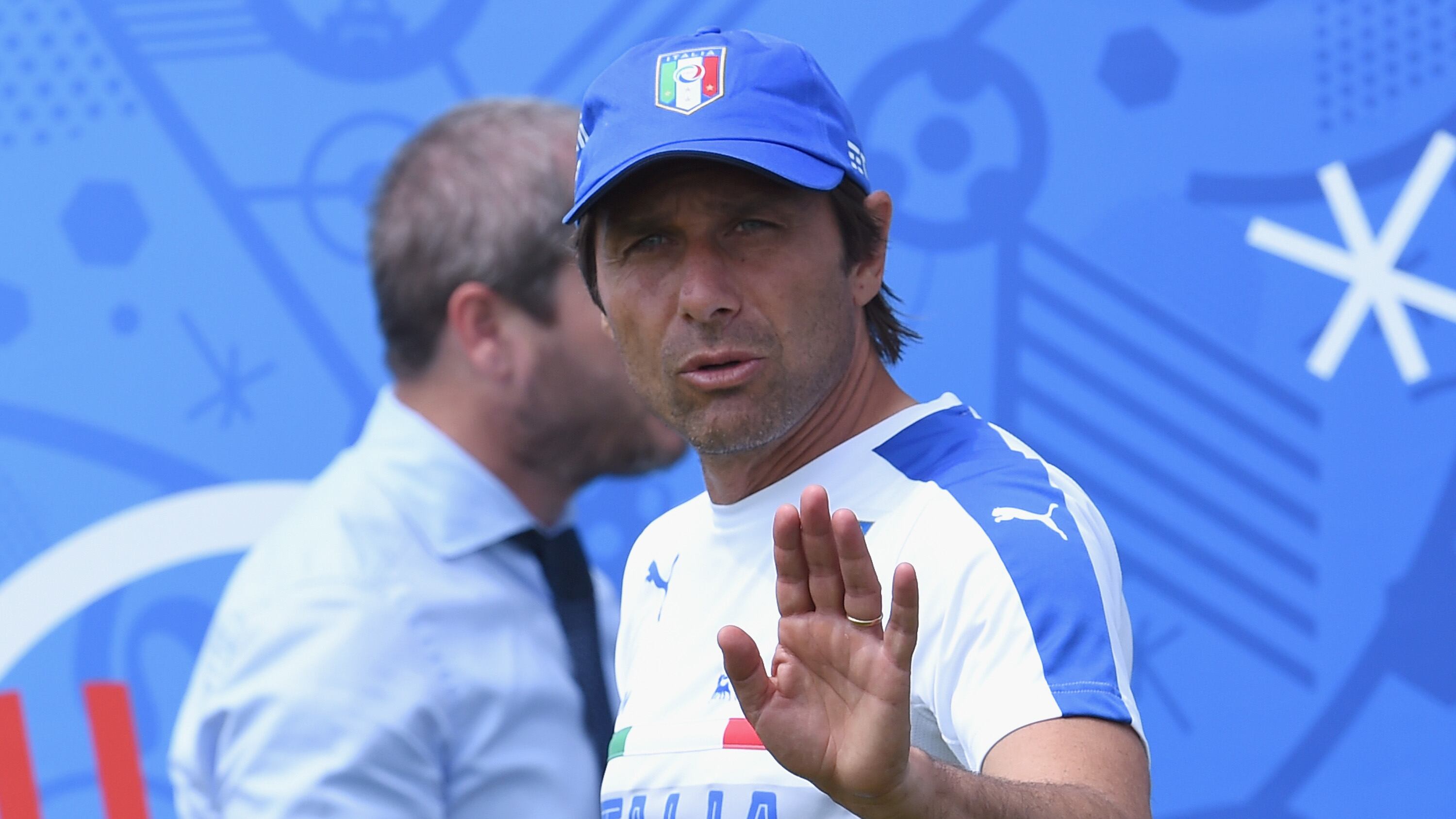 Conte tiene l'Italia per terra: "Loro i più forti del mondo"