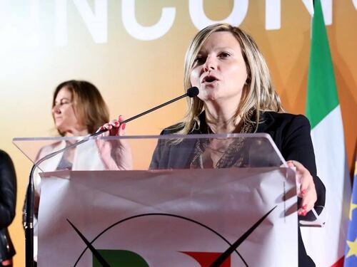 "Qui il centrodestra non è gradito". Violento blitz del sindaco Pd sul 25 aprile