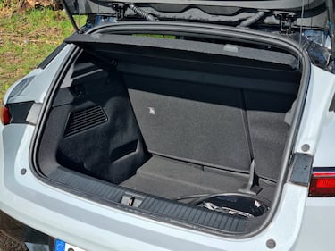 Renault Megane E-Tech Electric: guarda la gallery del crossover ibrido 14