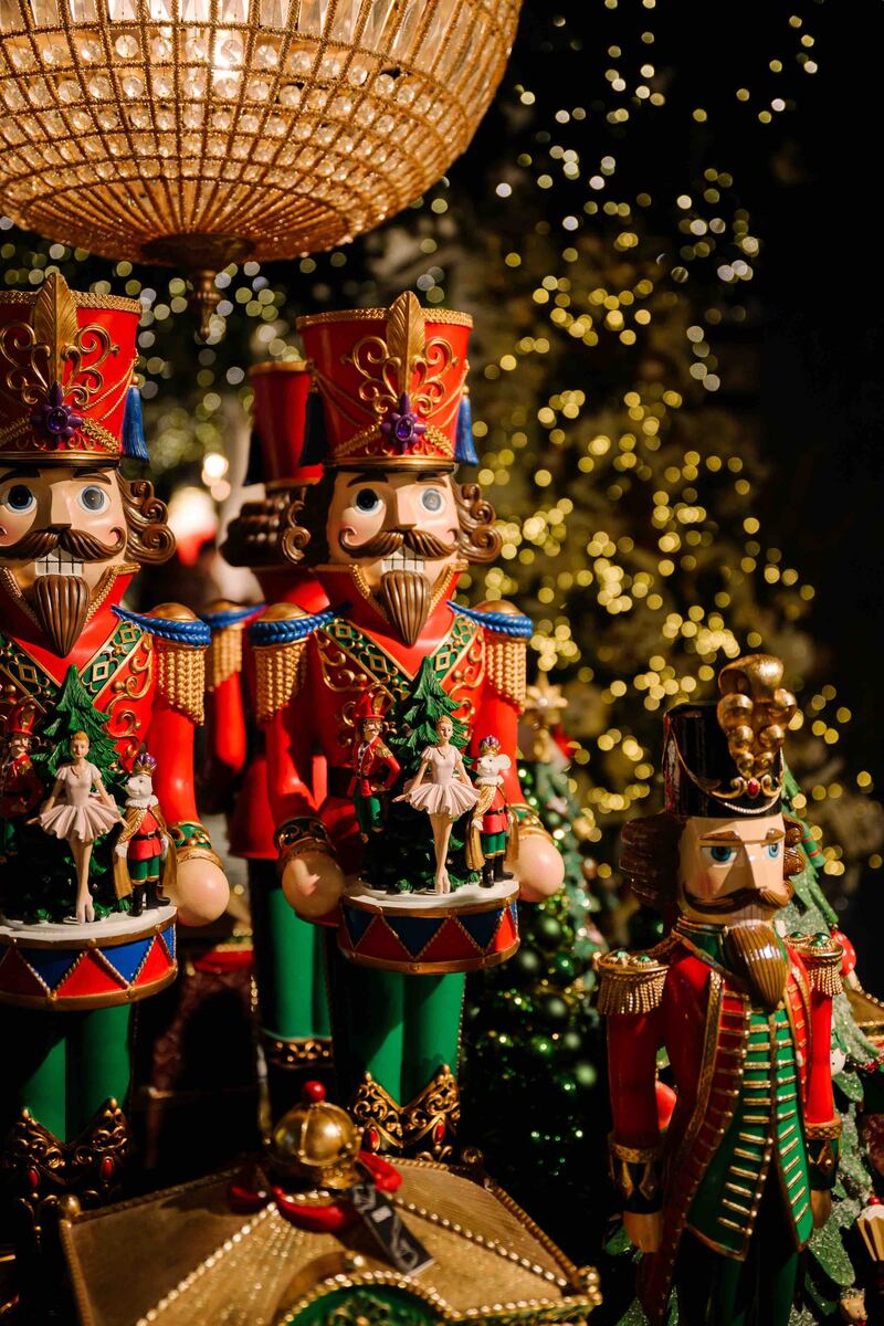 La magia del Natale arriva a Milano a "Palazzo Magia" 7