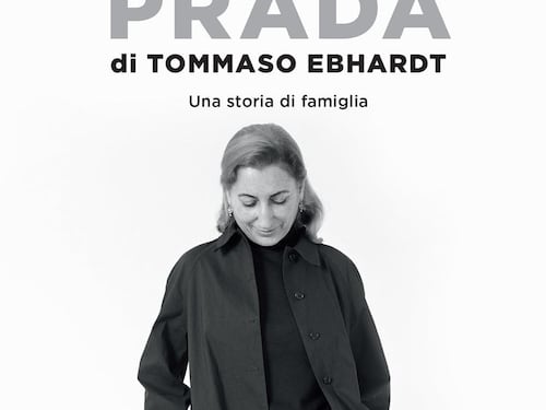 La prima bottega, i bauli, i fondatori: la saga dei Prada diventa un libro