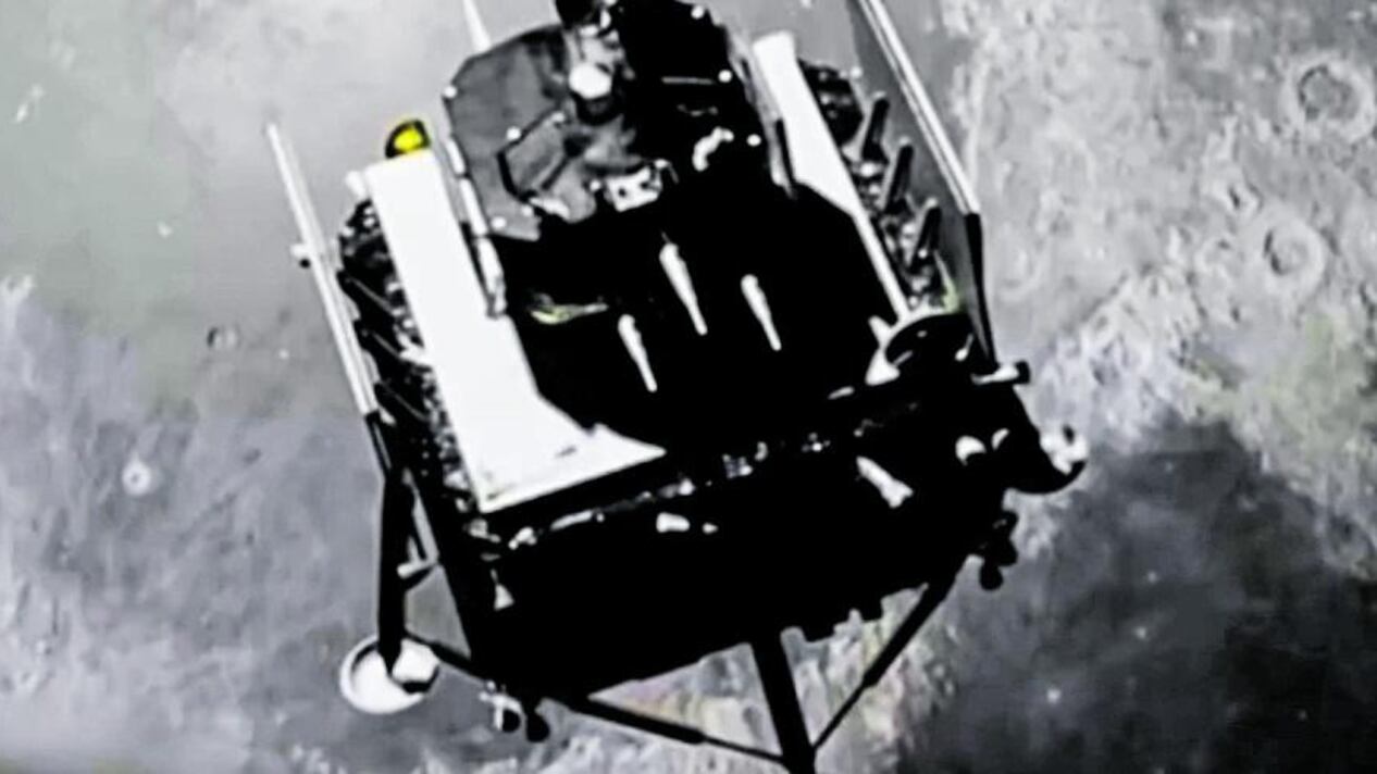 Xi spaziale, la Cina conquista il lato oscuro della Luna