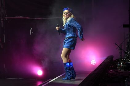 Mtv Video Music Awards 2018, bacio saffico per Rita Ora 2