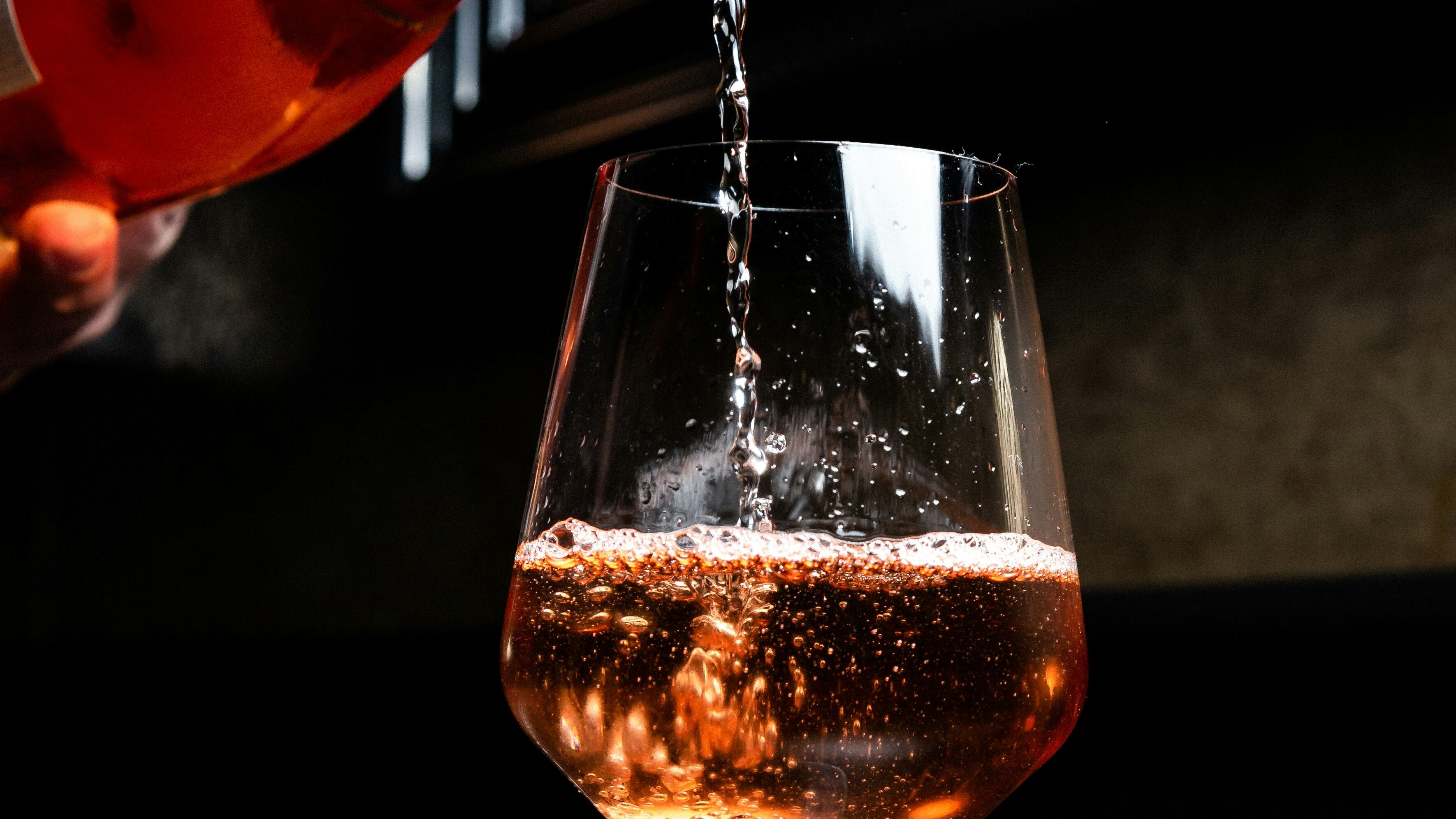 Il lungo declino di sua maestà il vino