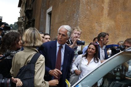 Salta l'incontro con la Raggi: Malagò lascia il Campidoglio 8