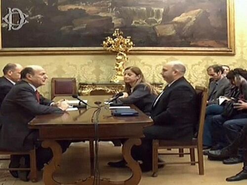I grillini sbattono la porta in faccia a Bersani: "No alla fiducia"