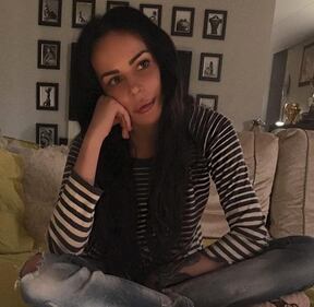 Nina Moric hot dopo la doccia 22