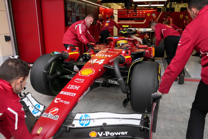F1 Sakhir box Ferrari