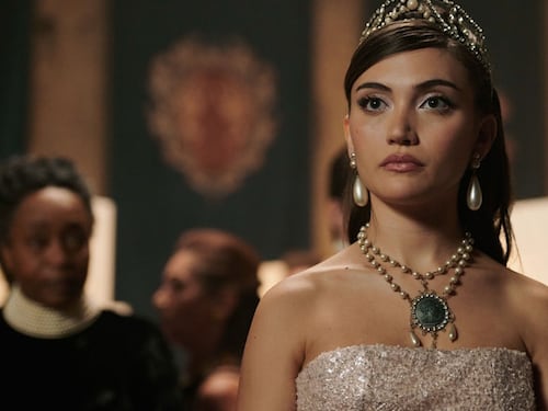 Tra fantasy e teen drama: in streaming c'è la Vampire Academy