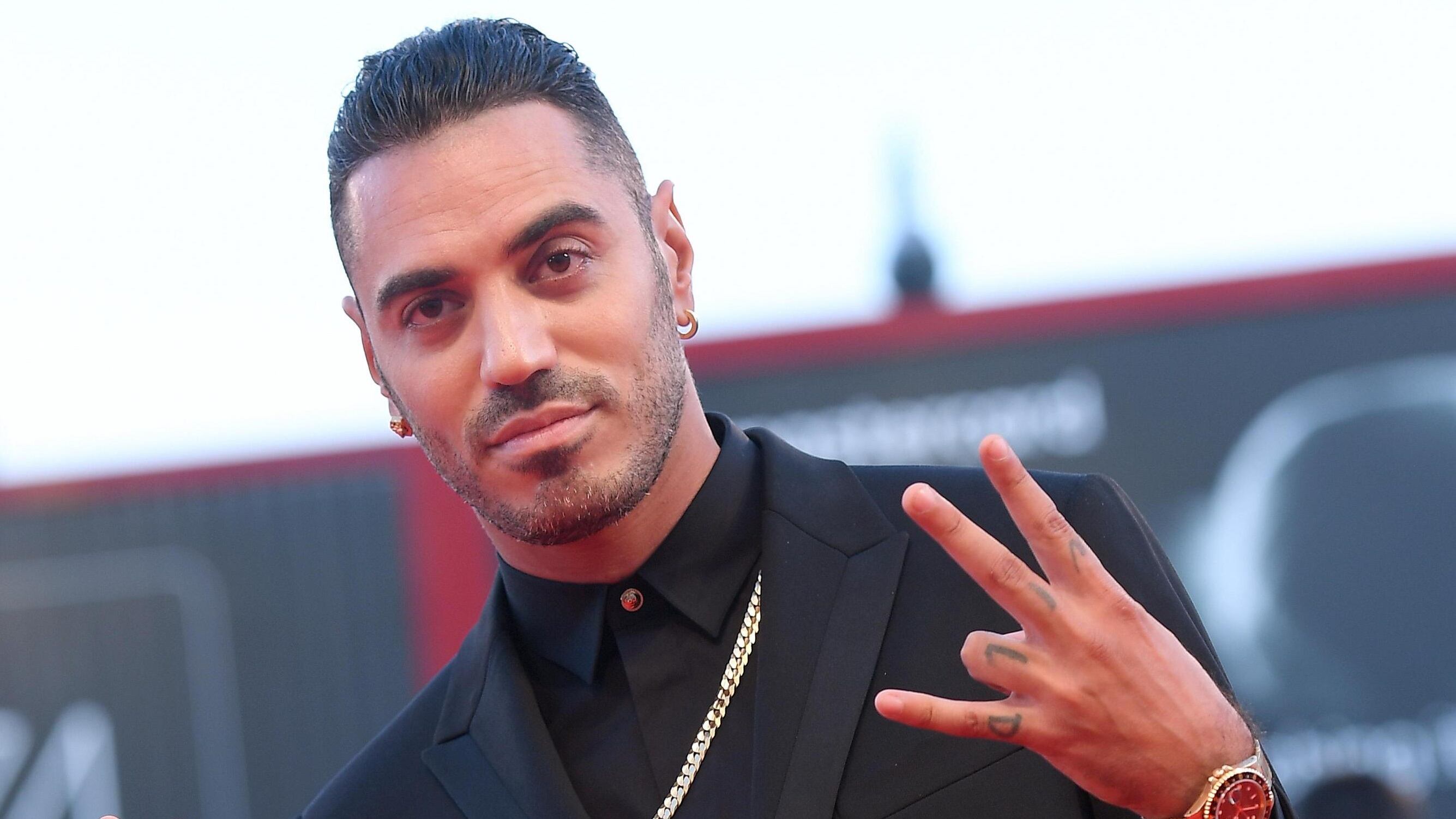 "Solidarietà a chi era in piazza". Anche Marracash si schiera con Askatasuna