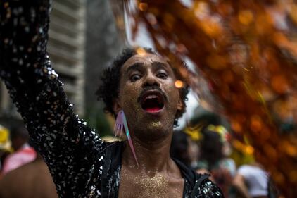 Brasile: nella capitale i festeggiamenti del Carnevale fra eccessi, musica e colori  10