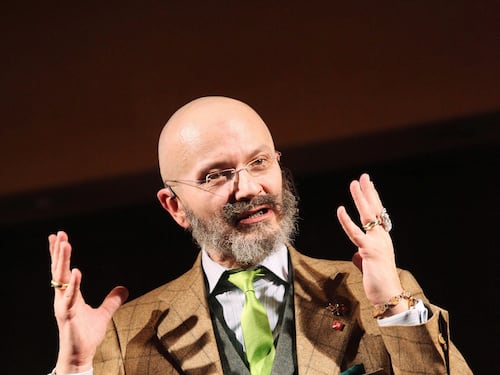Il "colpo basso" di Renzi a Oscar Giannino: "Non serve una laurea per capire"