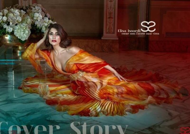 Elisa Isoardi senza reggiseno: foto 4