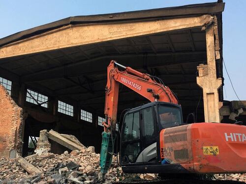 La Cina demolisce l'atelier dell'artista dissidente Ai Weiwei